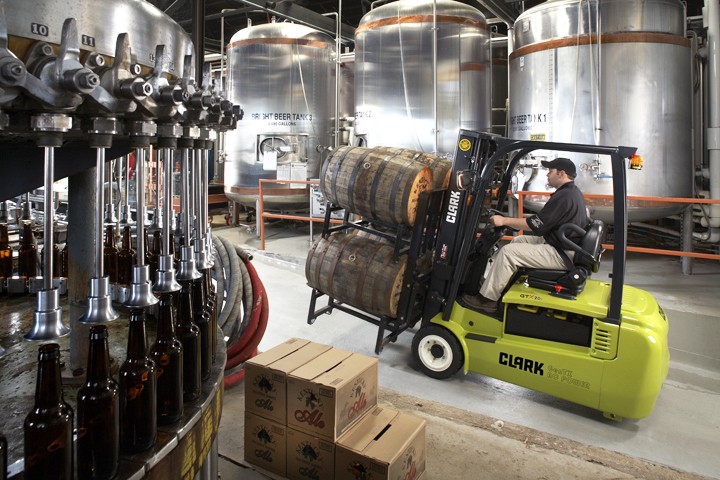 Clark, l’inventeur du chariot élévateur !