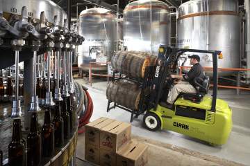 Clark, l’inventeur du chariot élévateur !