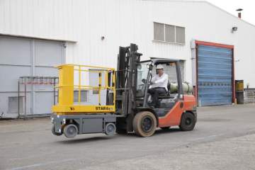 Louer votre nacelle à mât vertical Haulotte STAR 6 Nacelles à mât vertical Haulotte STAR 6 et 10 en location courte ou longue durée